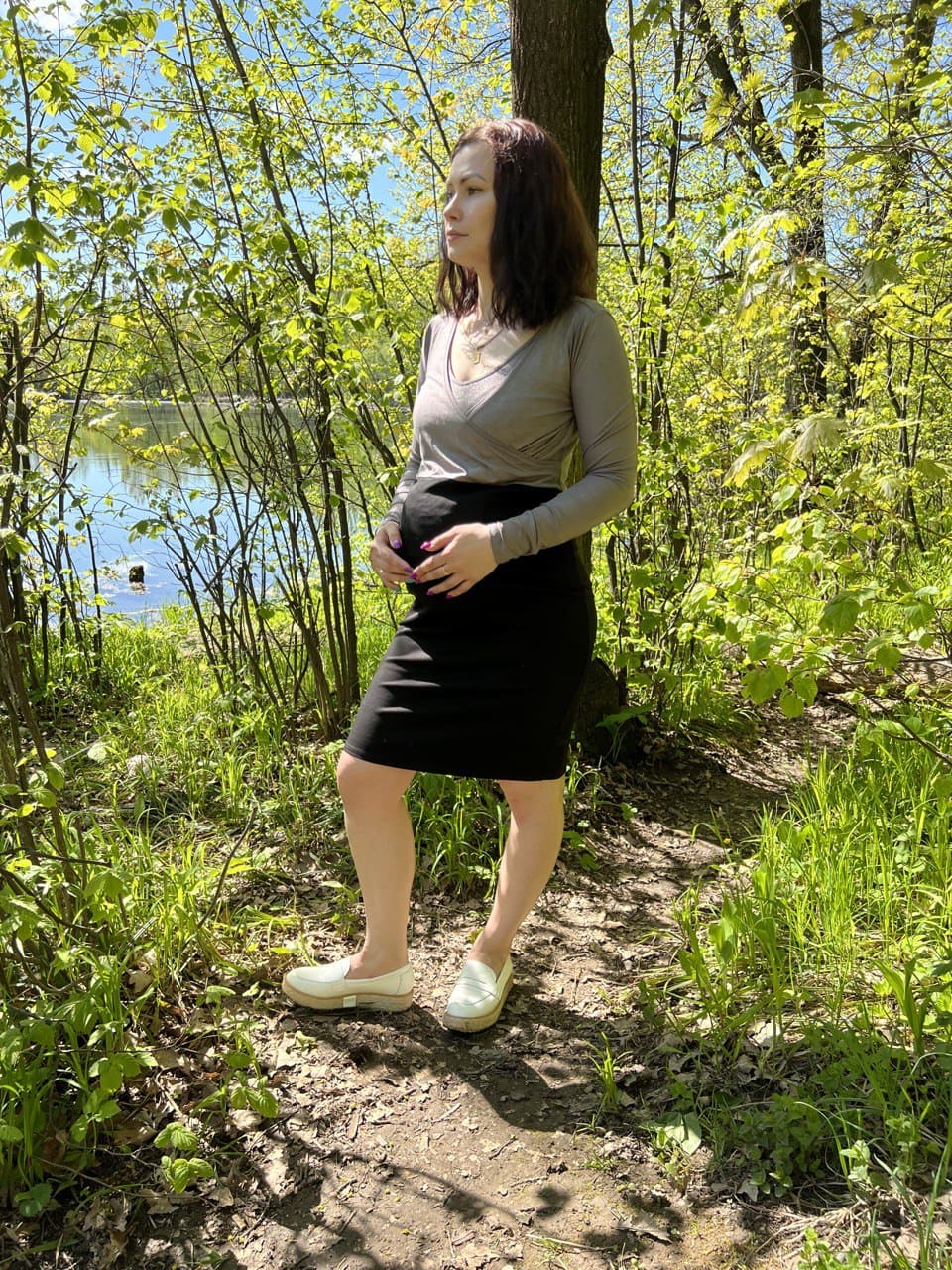 Комфортное  платье для беременных и кормящих мам