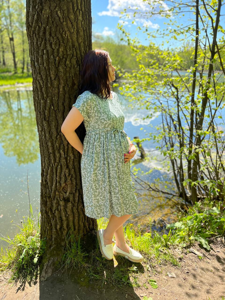 Комфортное платье для беременных и кормящих мам