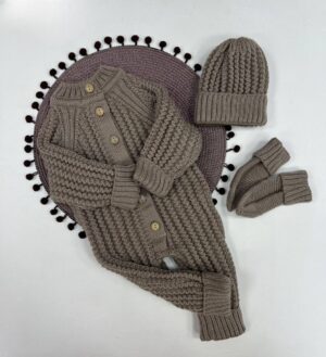 photo_5327992607155621919_y